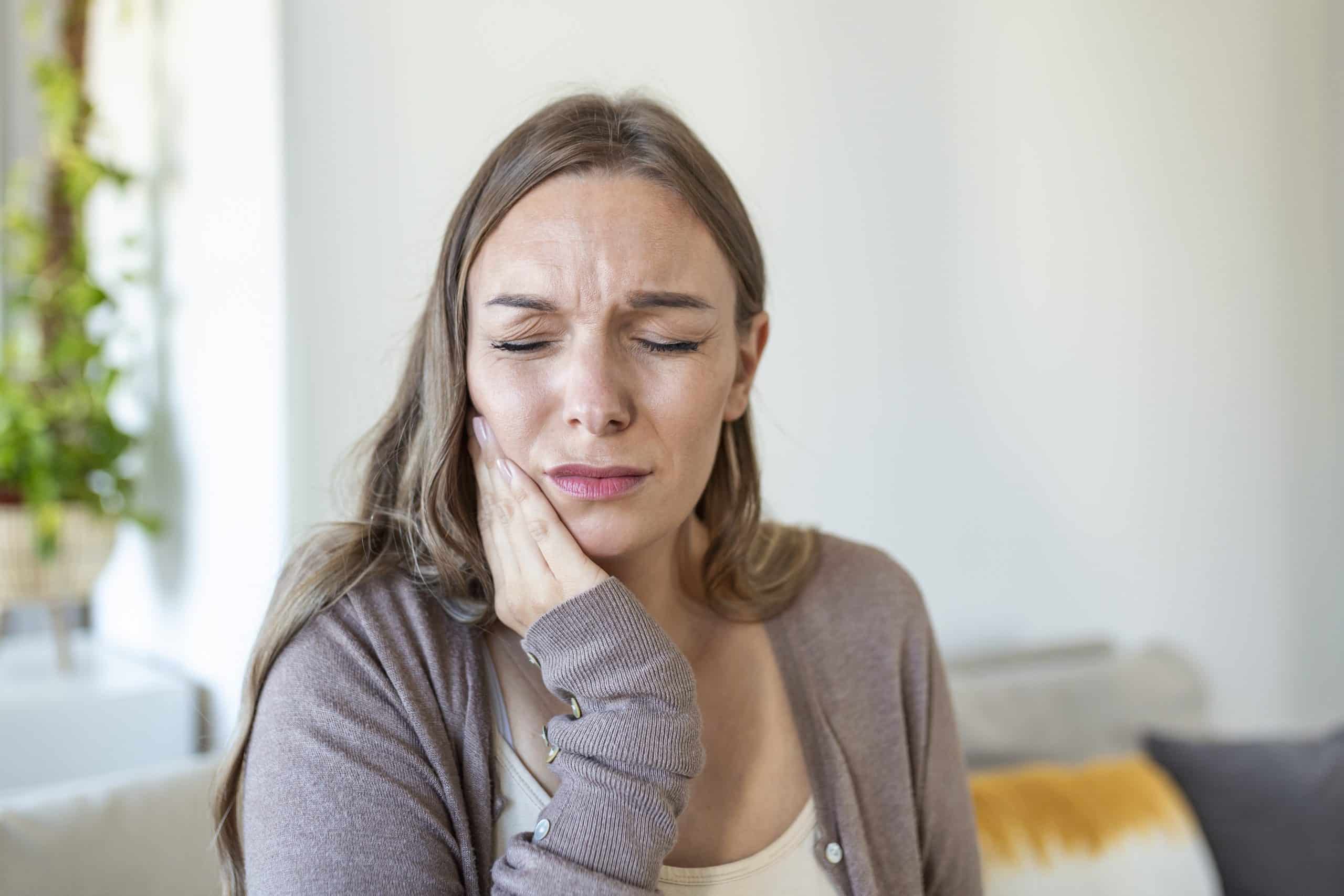 dolor-de-muelas-causas-comunes-consejos-para-aliviarlosClínica-dental-El-Bosque